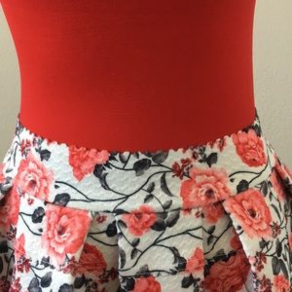 **PRICE FIRM* Cute Pleated Spring/Summer Skirt - Picture 3 of 5